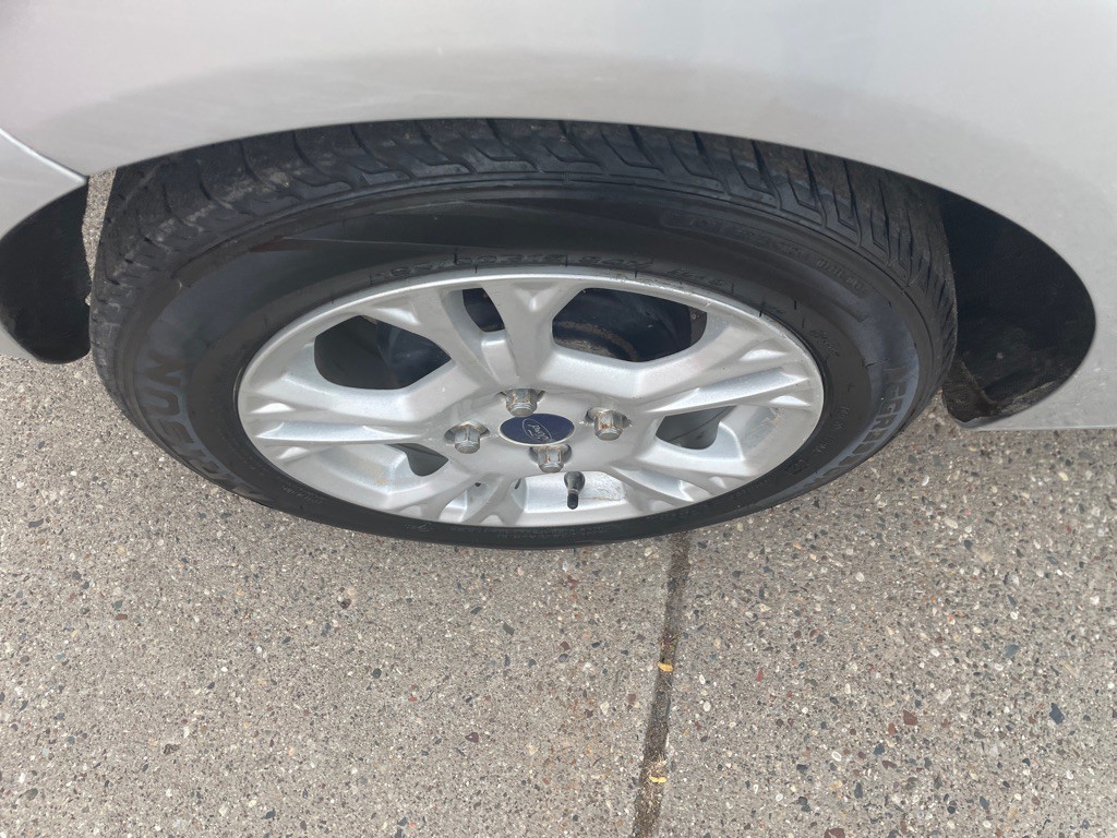 2016 Ford Fiesta Image 9