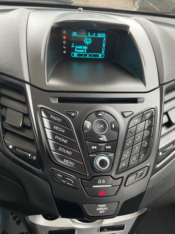 2016 Ford Fiesta Image 13