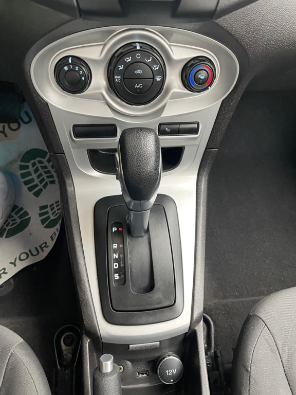 2016 Ford Fiesta Image 16