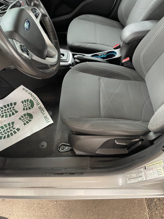 2016 Ford Fiesta Image 18