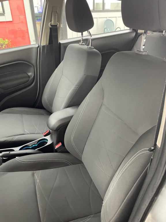 2016 Ford Fiesta Image 19