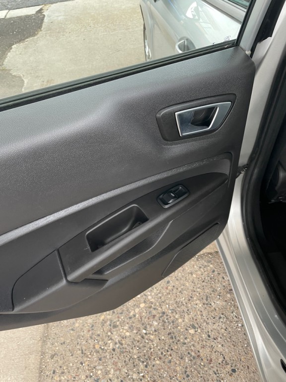 2016 Ford Fiesta Image 20