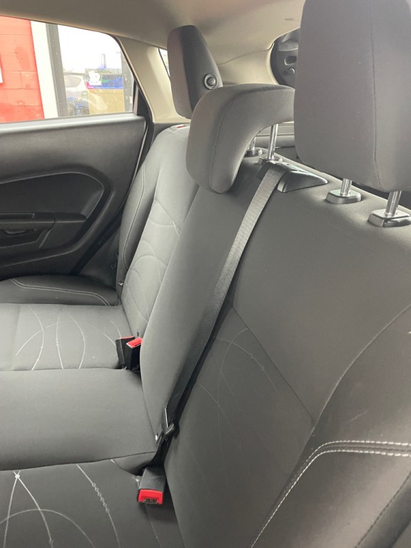 2016 Ford Fiesta Image 22