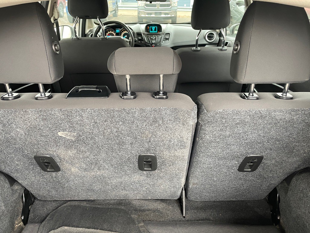 2016 Ford Fiesta Image 24