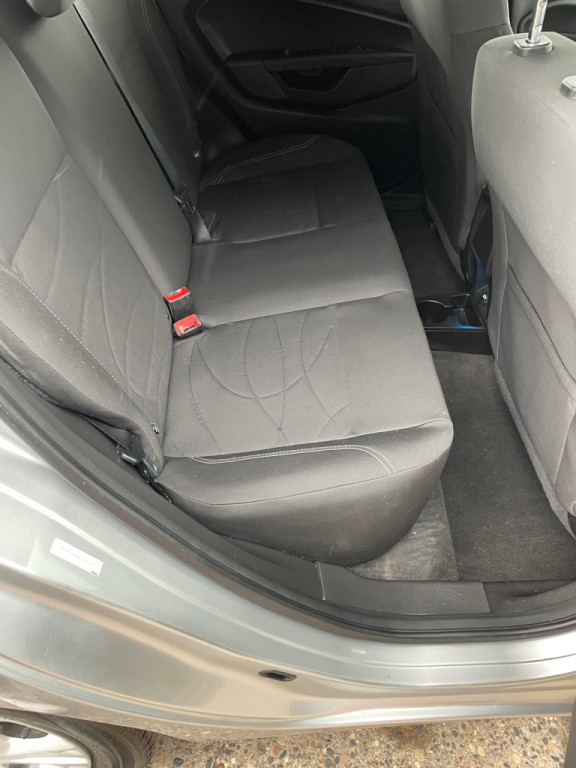 2016 Ford Fiesta Image 25