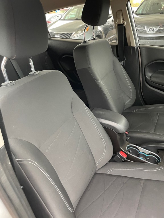 2016 Ford Fiesta Image 28