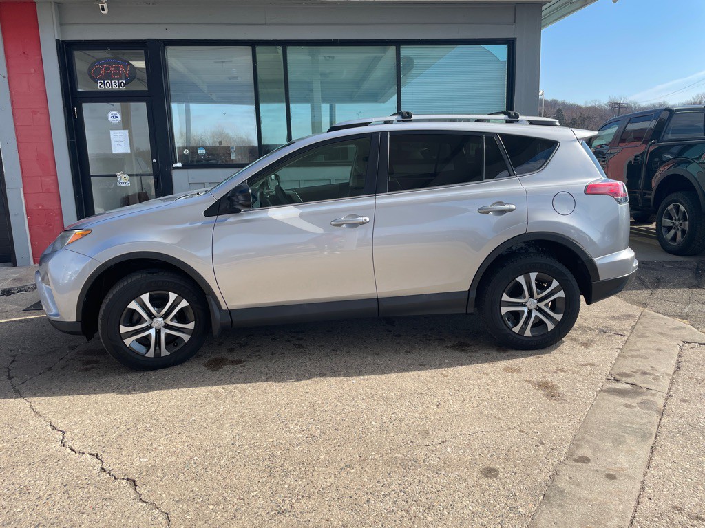 2017 Toyota Rav4 Image 12