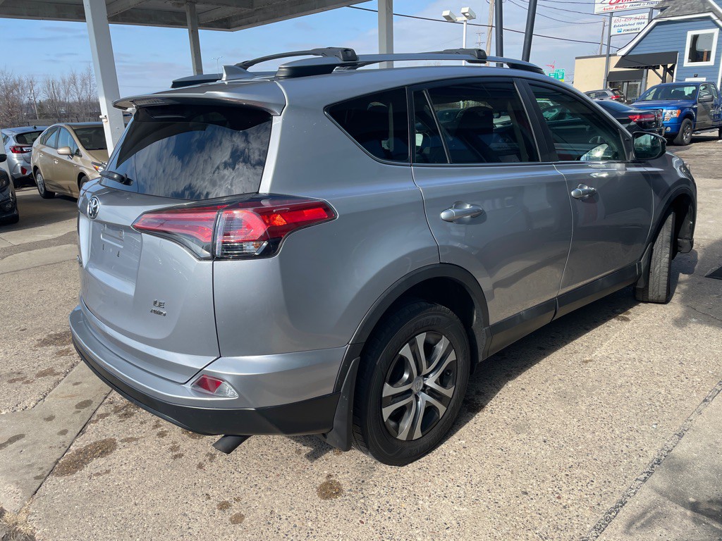 2017 Toyota Rav4 Image 16
