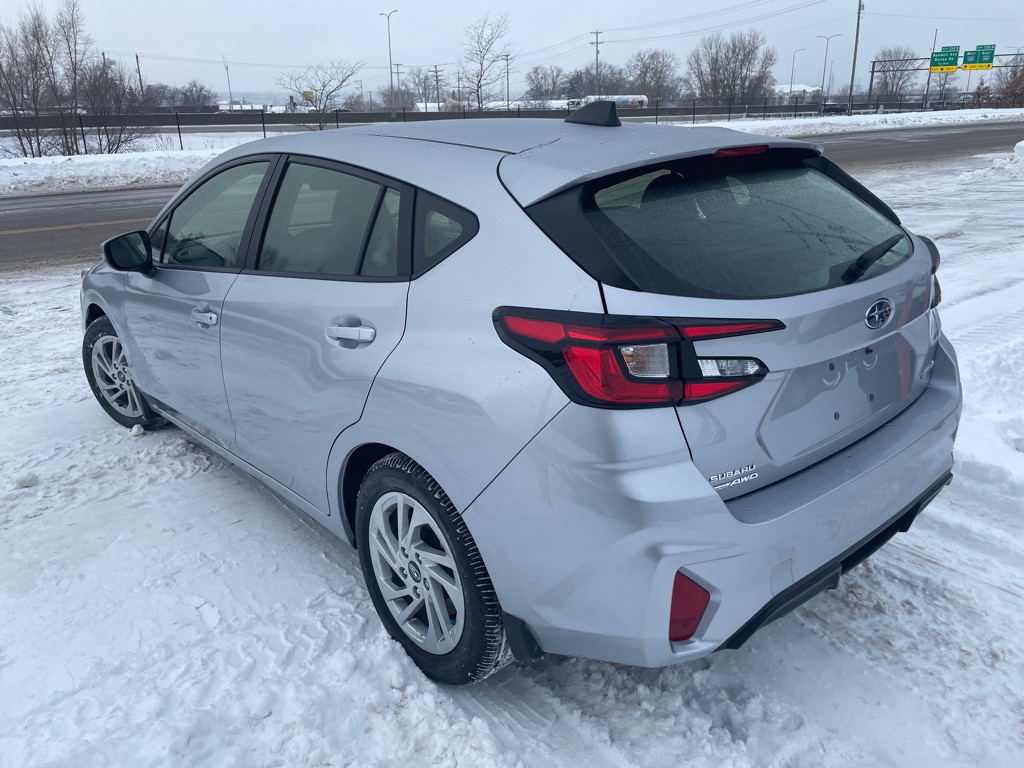 2024 Subaru Impreza Image 4