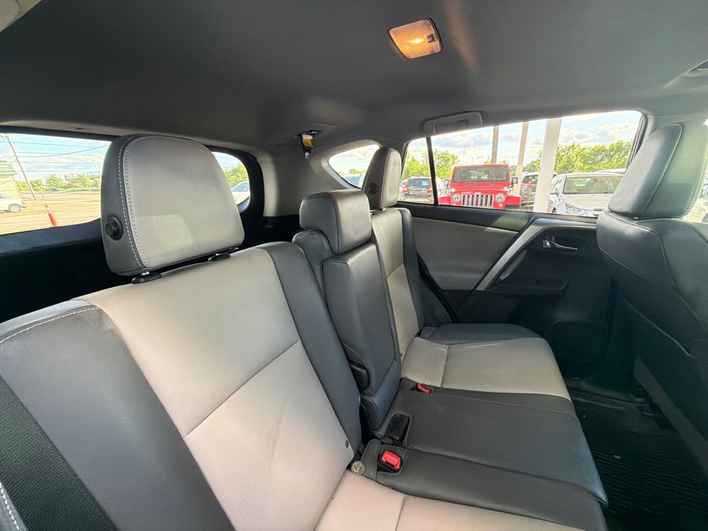 2015 Toyota Rav4 Image 6