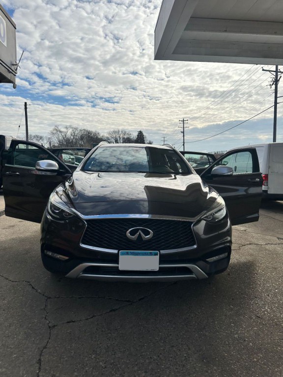 2017 INFINITI QX30 Image 6