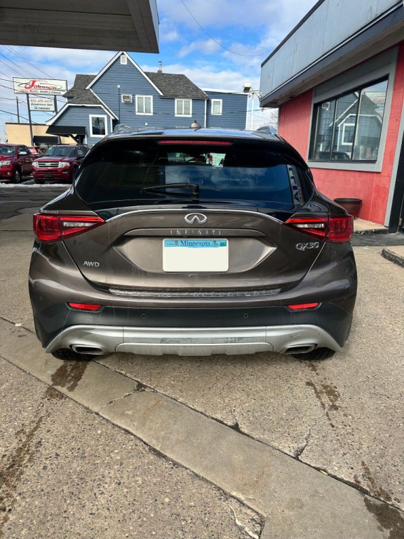 2017 INFINITI QX30 Image 7
