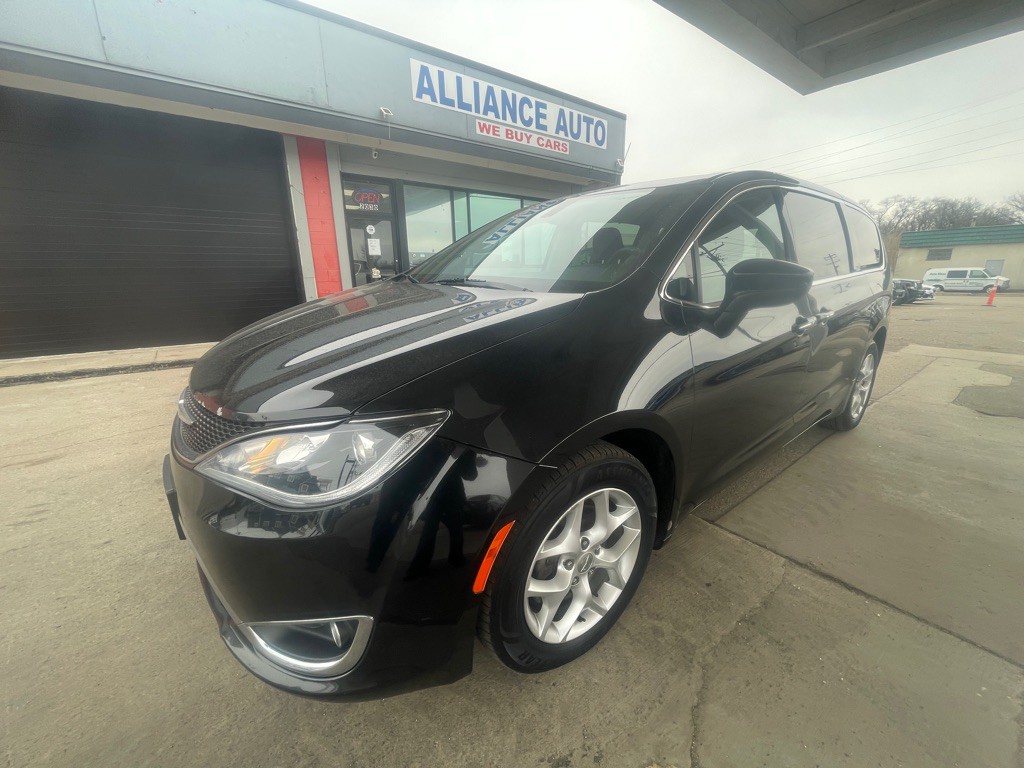 2017 Chrysler Pacifica Image 9