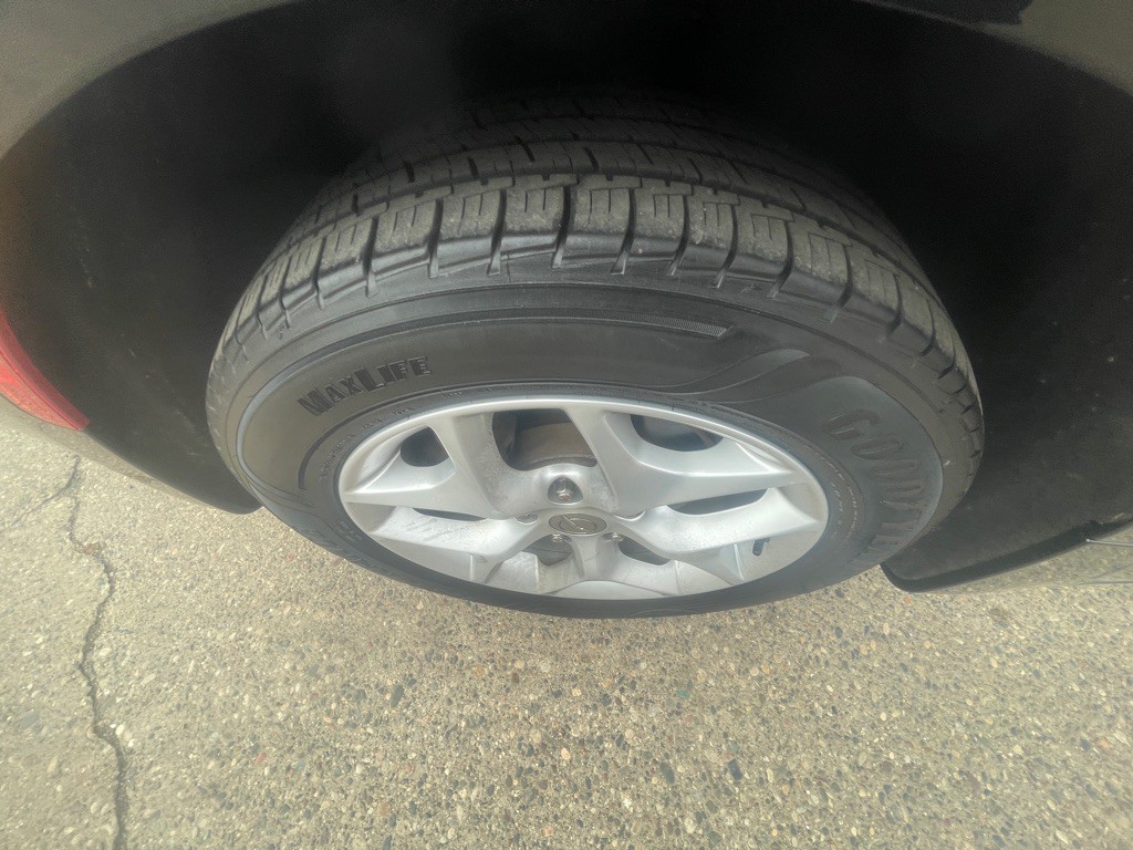 2017 Chrysler Pacifica Image 12