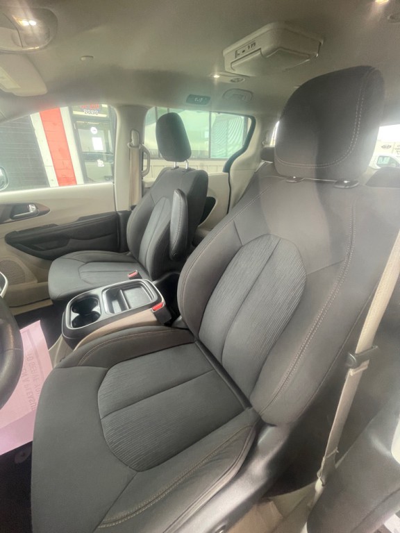 2017 Chrysler Pacifica Image 15