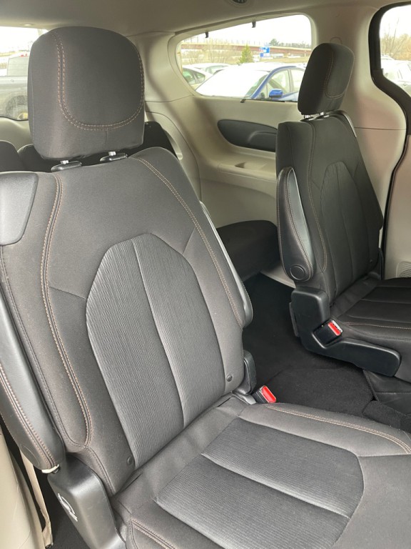 2017 Chrysler Pacifica Image 20