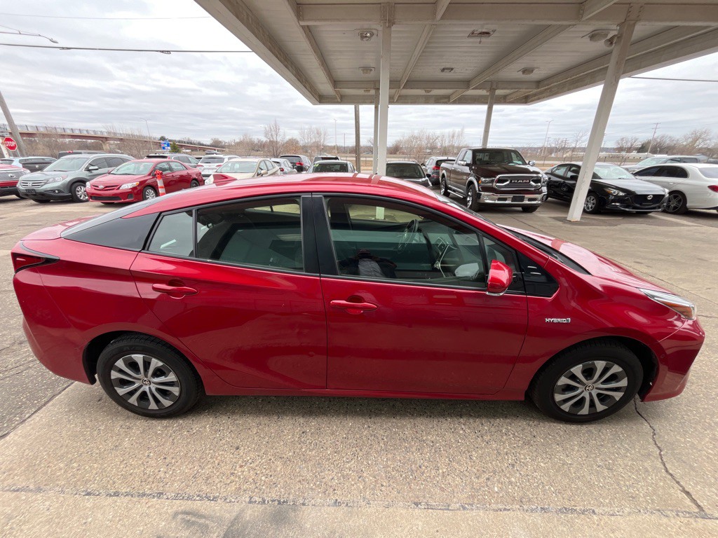 2019 Toyota Prius Image 3