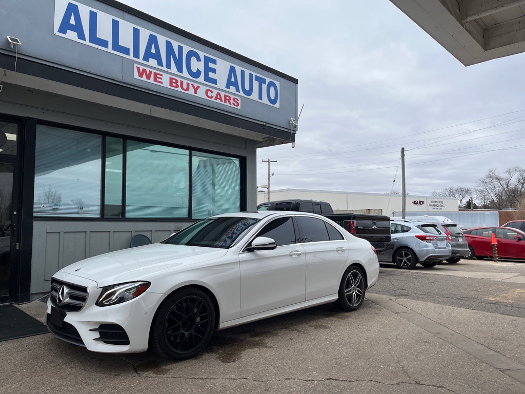 2018 Mercedes-Benz E-Class Image 1