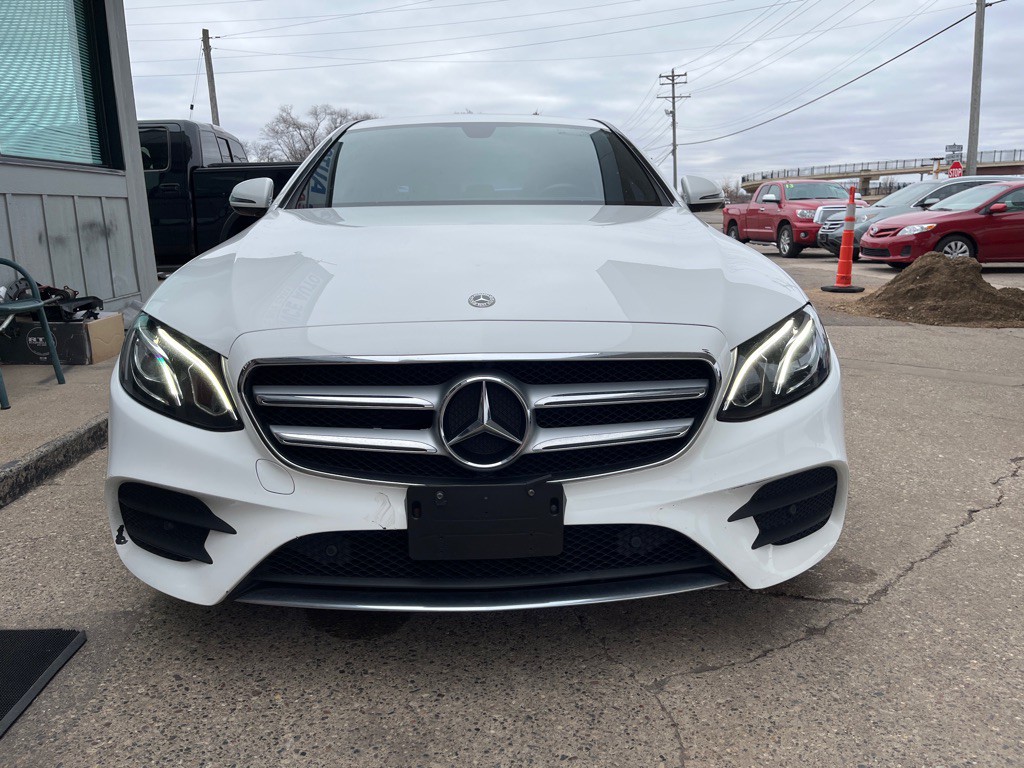 2018 Mercedes-Benz E-Class Image 2