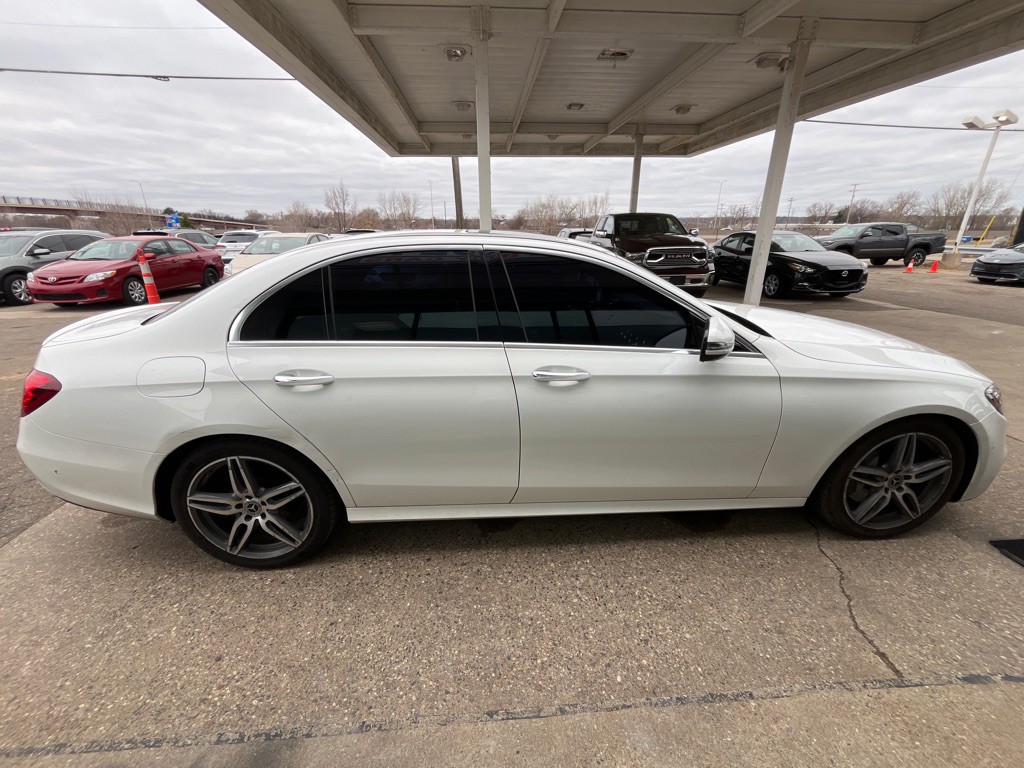 2018 Mercedes-Benz E-Class Image 3