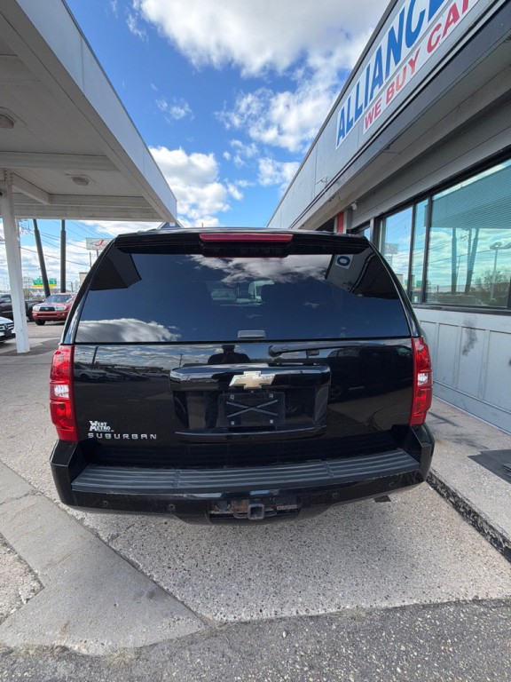 2008 Chevrolet Suburban Image 4