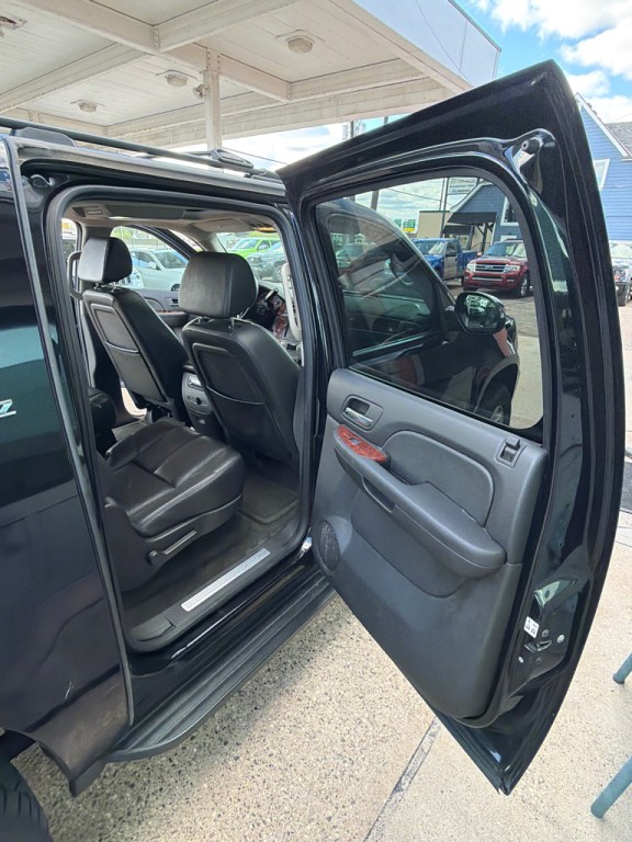 2008 Chevrolet Suburban Image 8