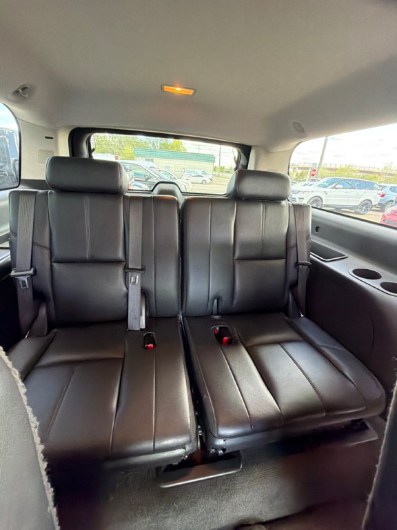 2008 Chevrolet Suburban Image 11