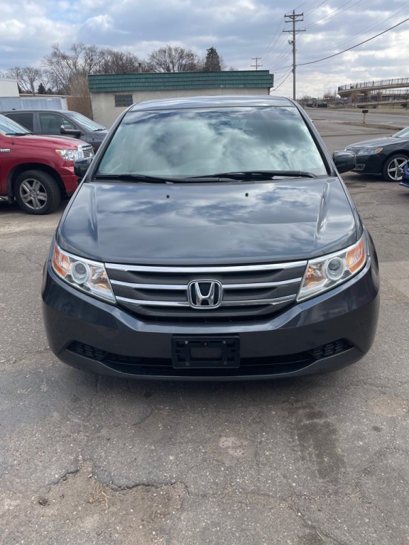 2011 Honda Odyssey Image 2