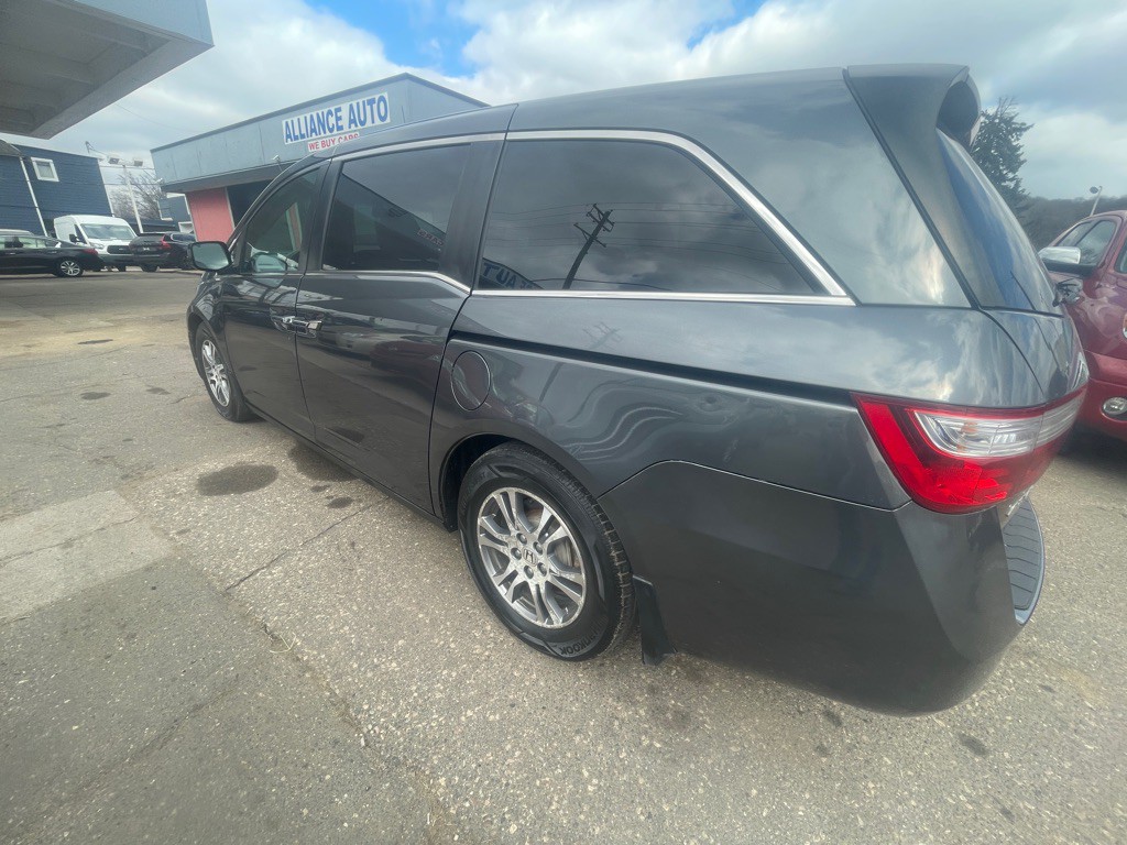 2011 Honda Odyssey Image 6