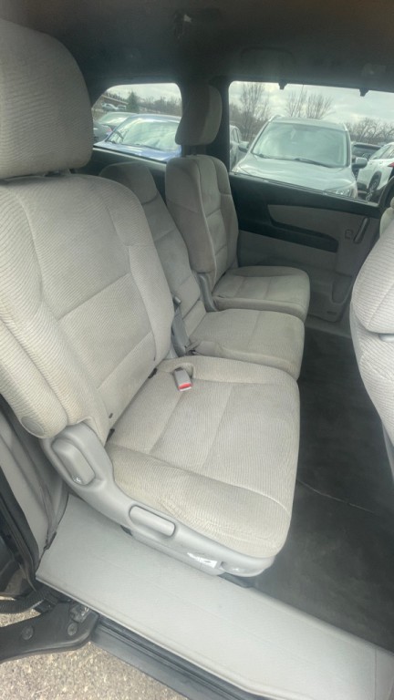 2011 Honda Odyssey Image 16