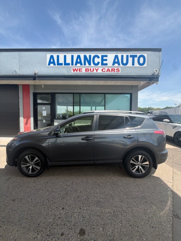 2017 Toyota Rav4 Image 2