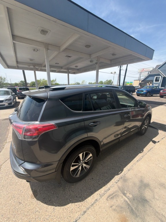 2017 Toyota Rav4 Image 5