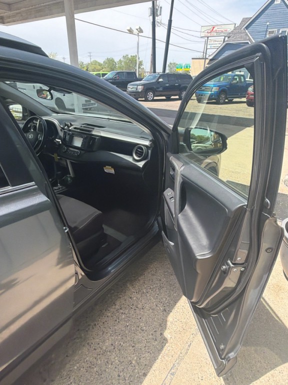 2017 Toyota Rav4 Image 6