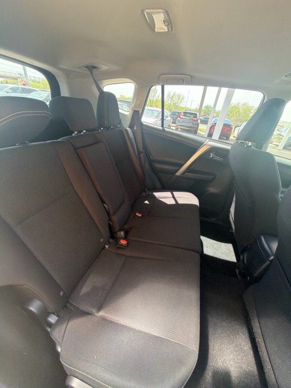 2017 Toyota Rav4 Image 9