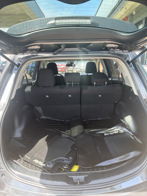 2017 Toyota Rav4 Image 10