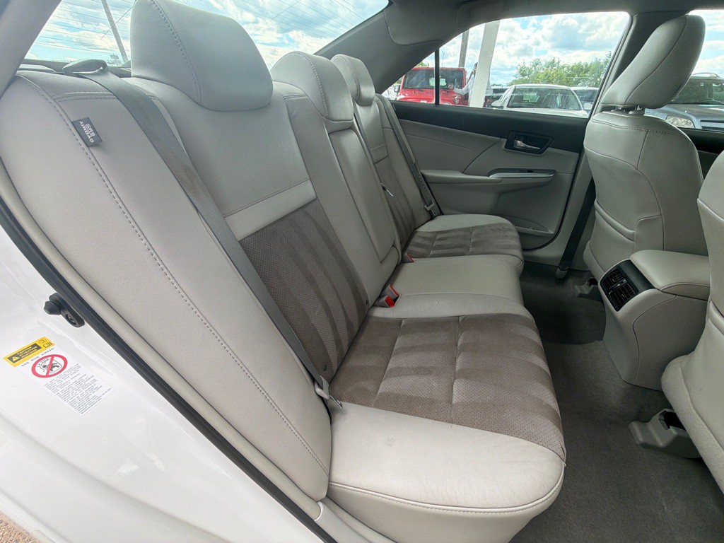 2014 Toyota Camry Image 12
