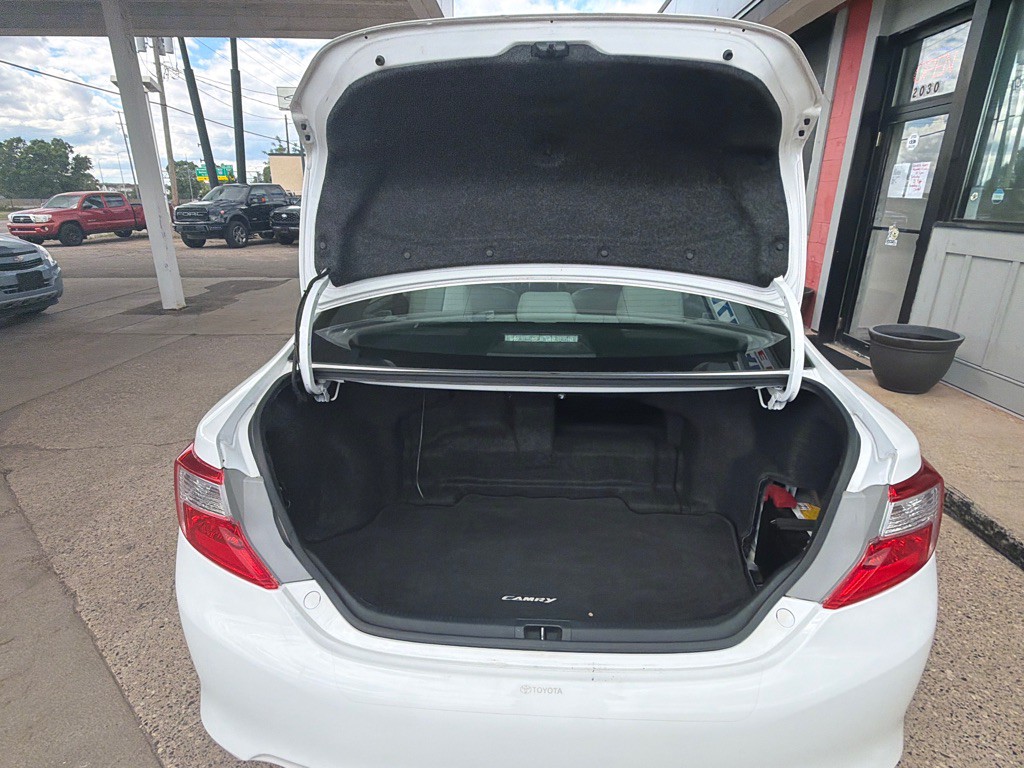 2014 Toyota Camry Image 13