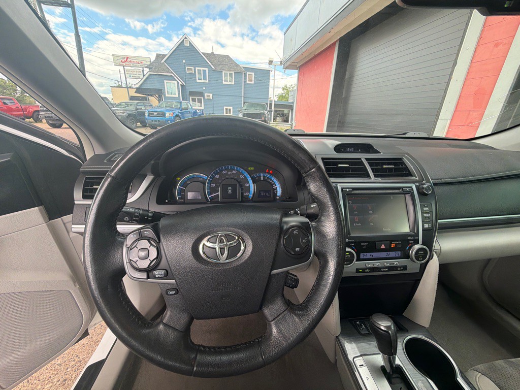 2014 Toyota Camry Image 14