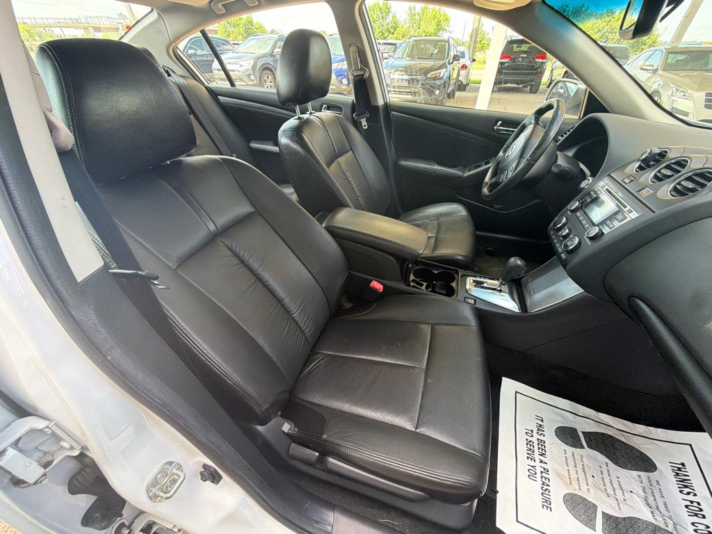 2011 Nissan Altima Image 8