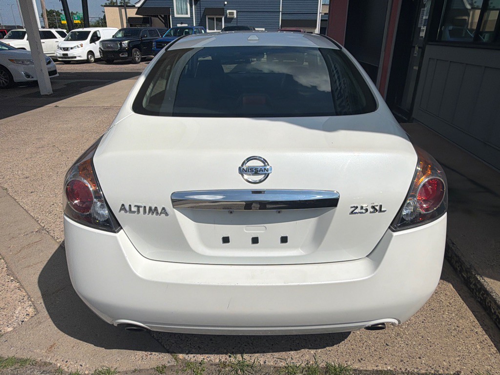 2011 Nissan Altima Image 4