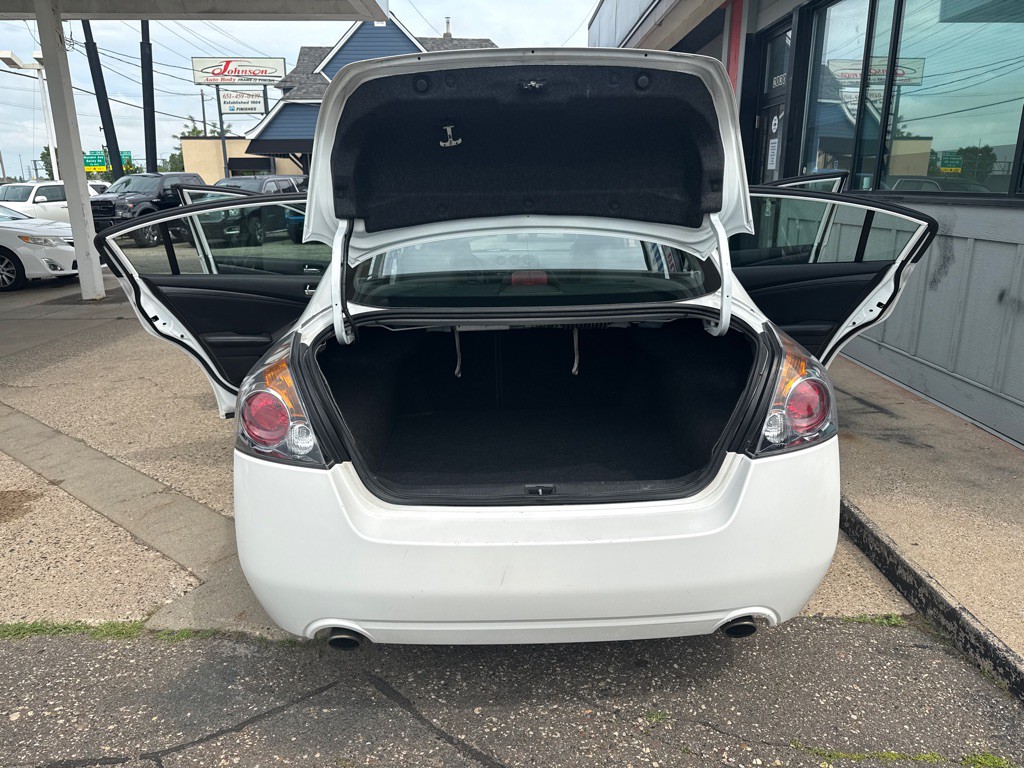 2011 Nissan Altima Image 6
