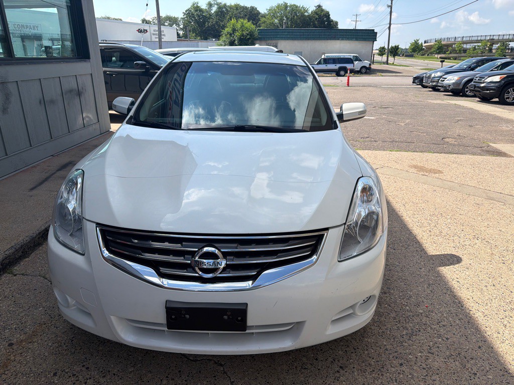 2011 Nissan Altima Image 2