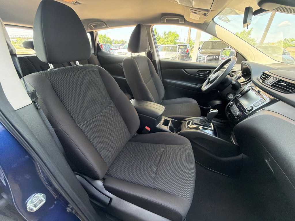 2020 Nissan Rogue Image 9