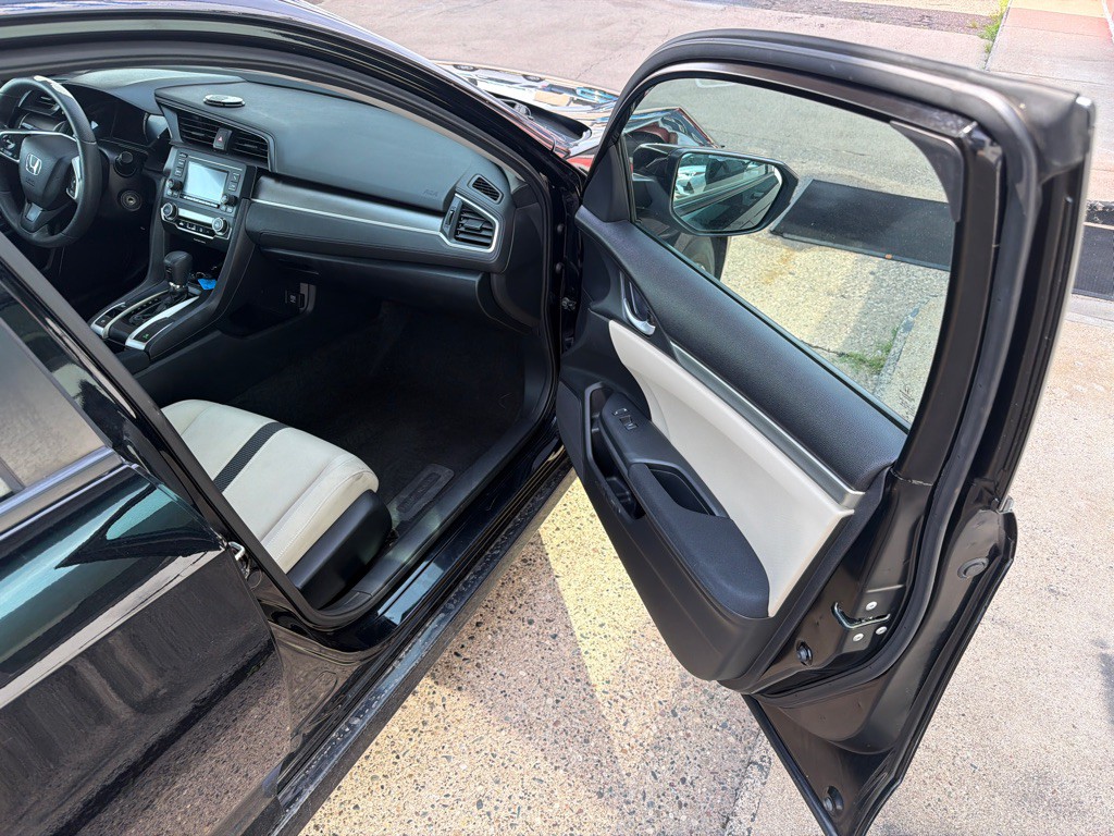 2017 Honda Civic Image 4