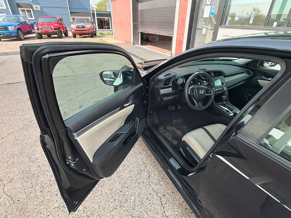 2017 Honda Civic Image 8