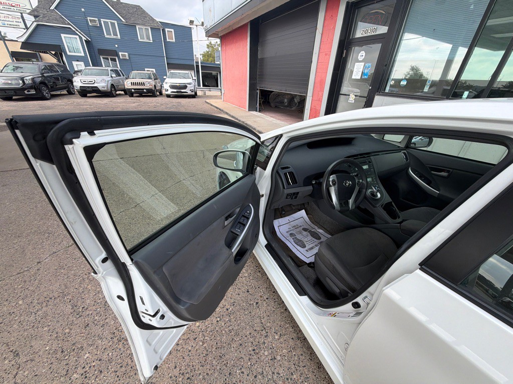 2010 Toyota Prius Image 9