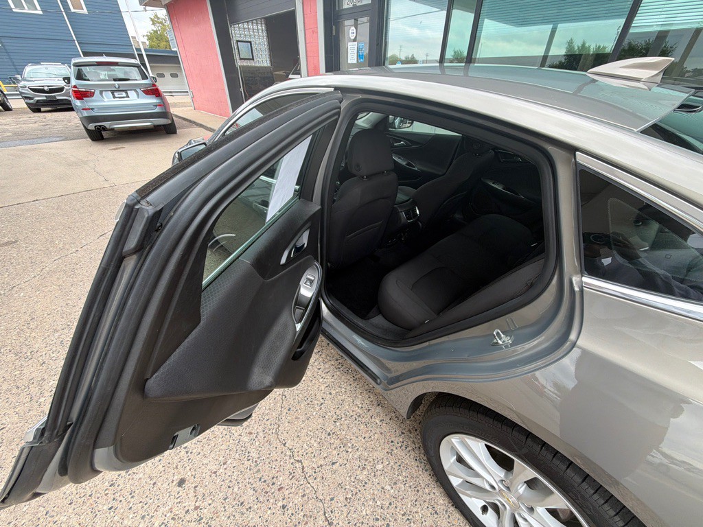 2018 Chevrolet Malibu Image 13