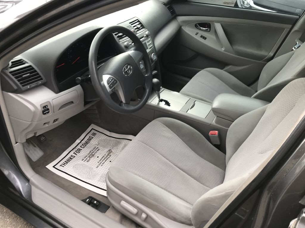 2010 Toyota Camry Image 5