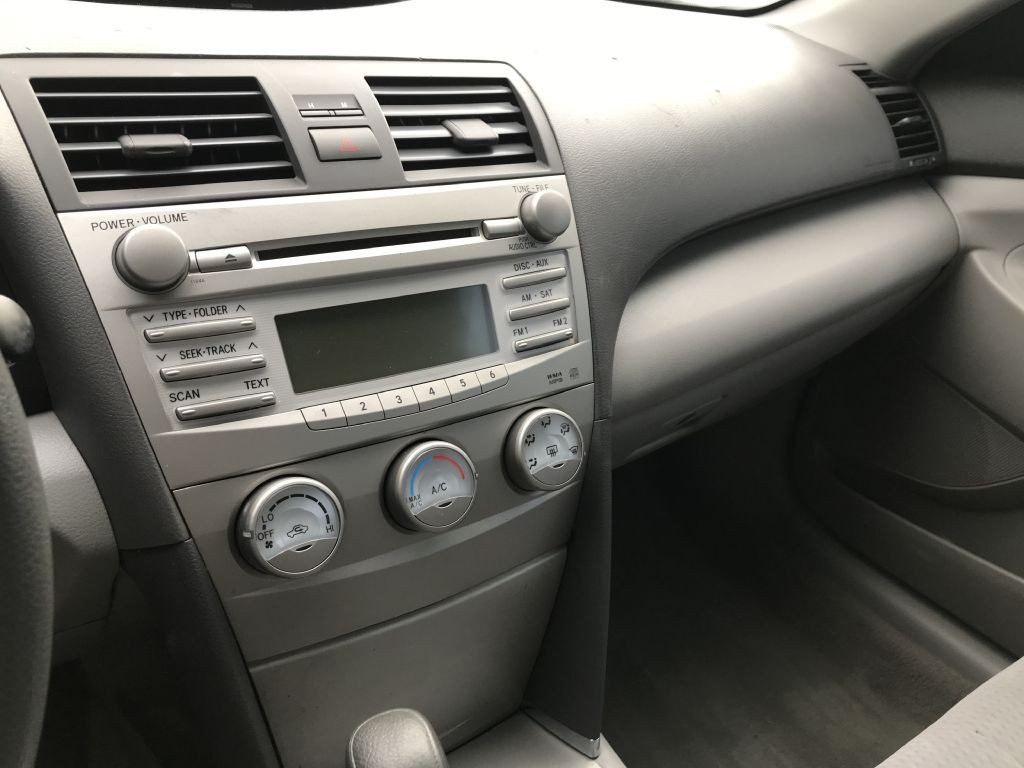 2010 Toyota Camry Image 7