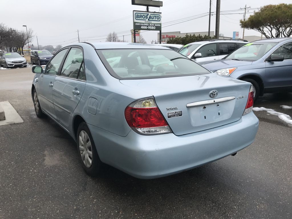 2005 Toyota Camry Image 3